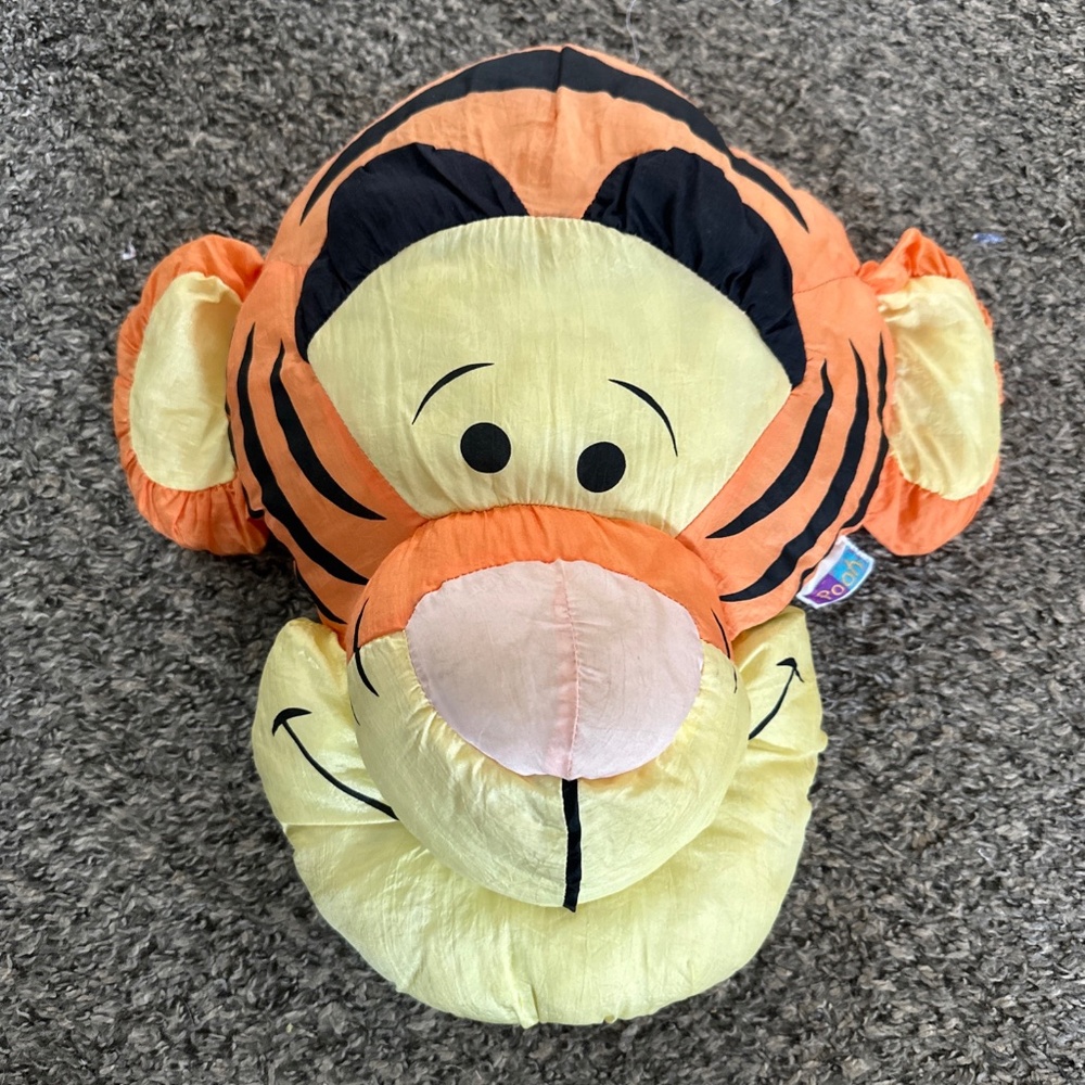 Tigger head, vintage Pooh, Winnie the Pooh, vintage Winnie the Pooh, puffalump,